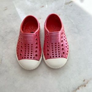 Pink toddler Natives Size 5